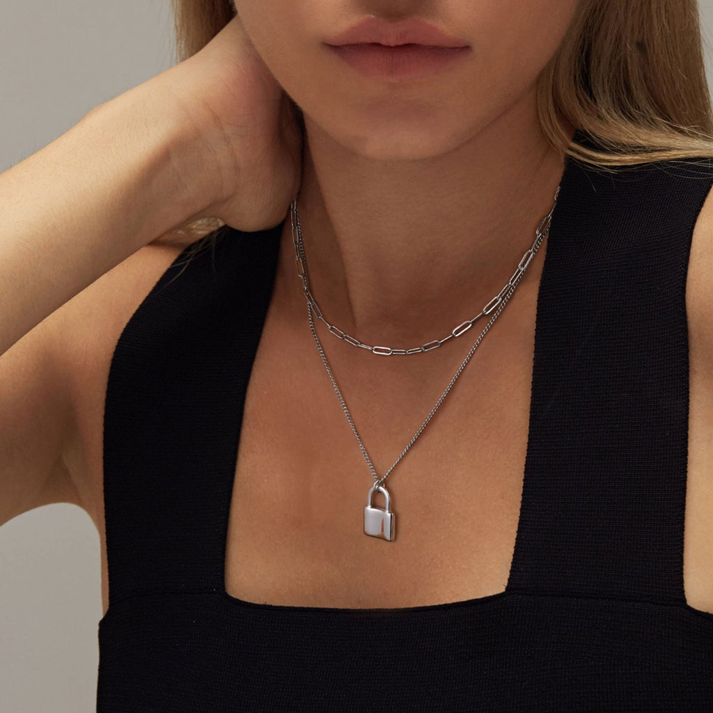Turandoss Dainty Layered Choker Necklace, Handmade Y Pendant Necklace Multilayer Bar Disc Necklace Adjustable Layering Choker Necklaces for Women