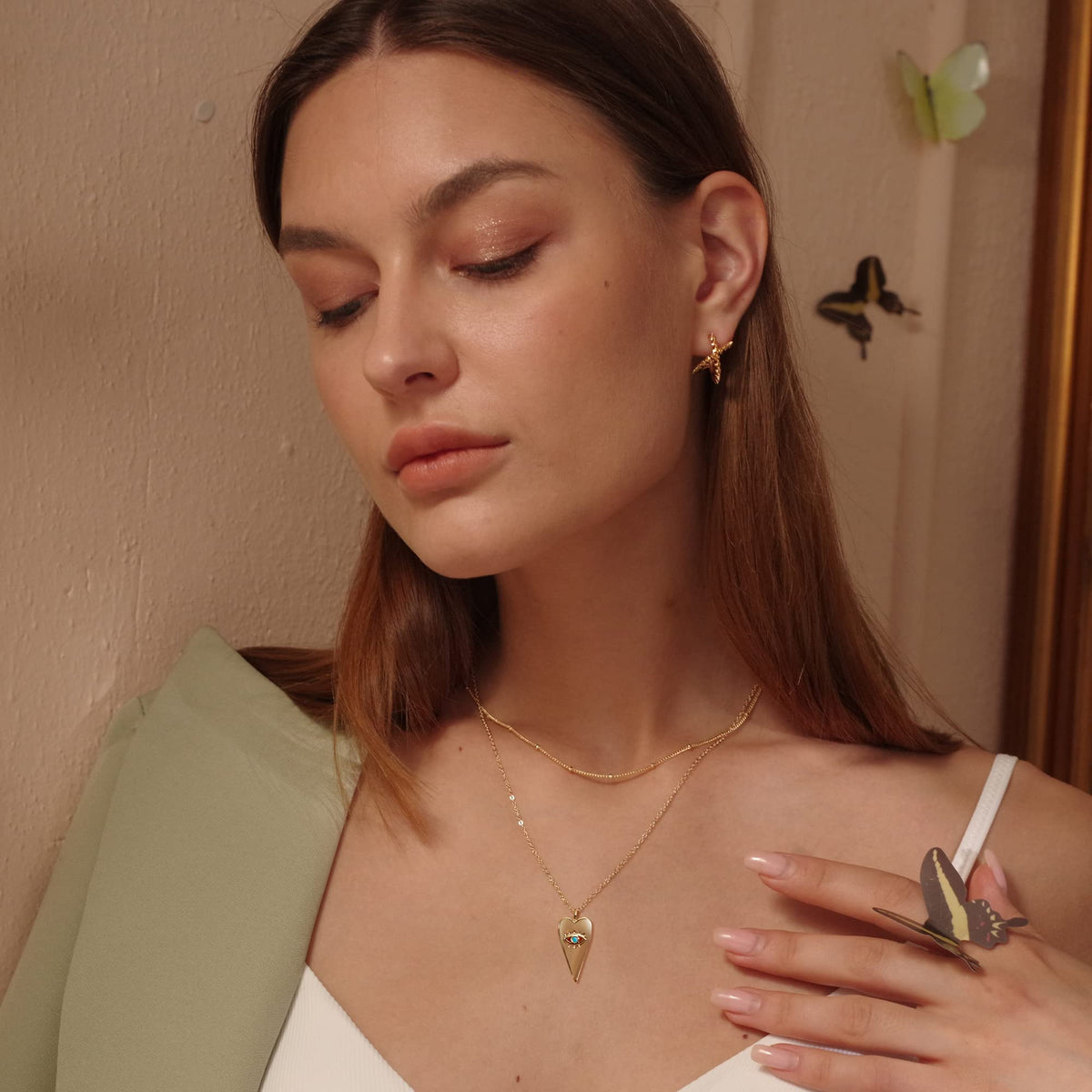 MEVECCO Layered Heart Necklace Pendant Handmade 18k Gold Plated Dainty Gold Choker Arrow Bar Layering Long Necklace for Women