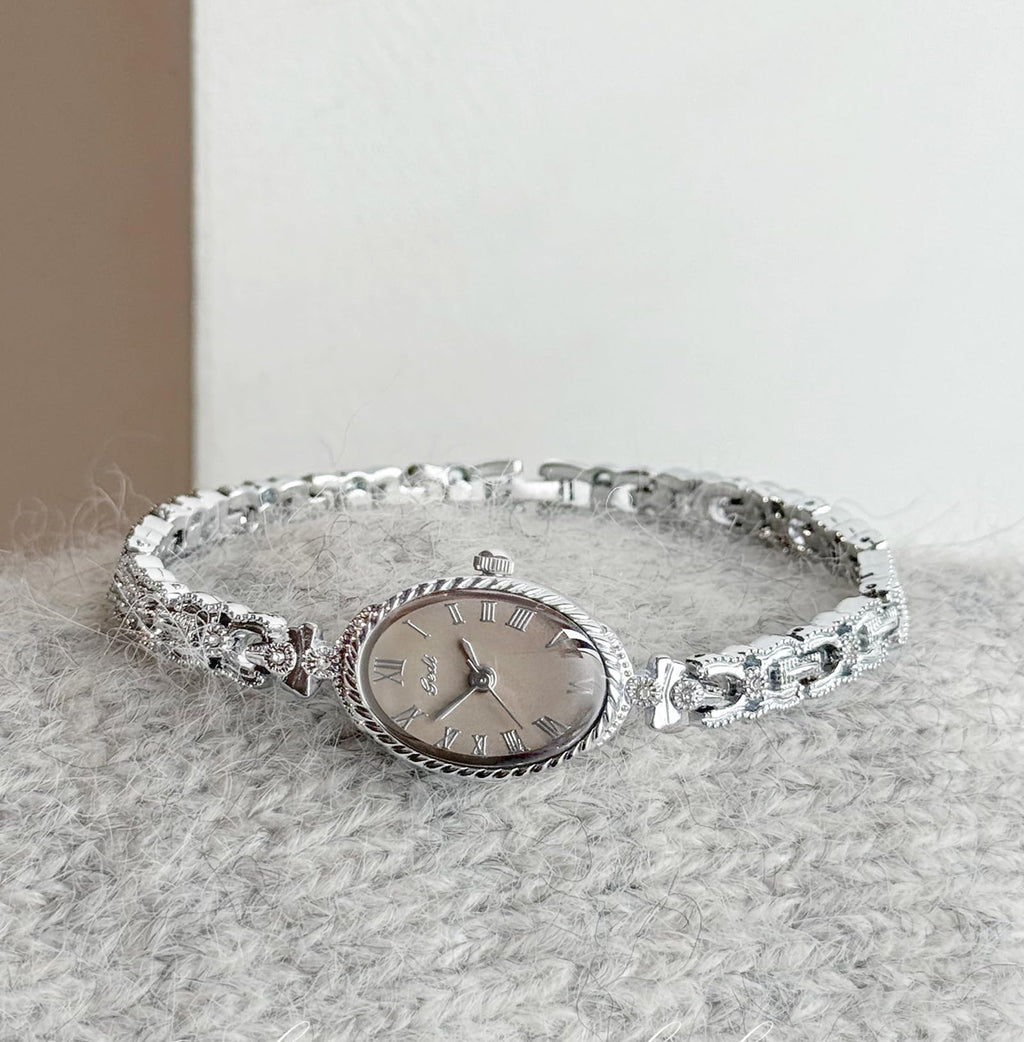 Gosasa Small Gold Watches for Women Vintage Dainty Oval Roman Numeral Dial Analog Slim Bracelet Alloy Band Water Resistant Dress Wrist Watch Elegant Gift