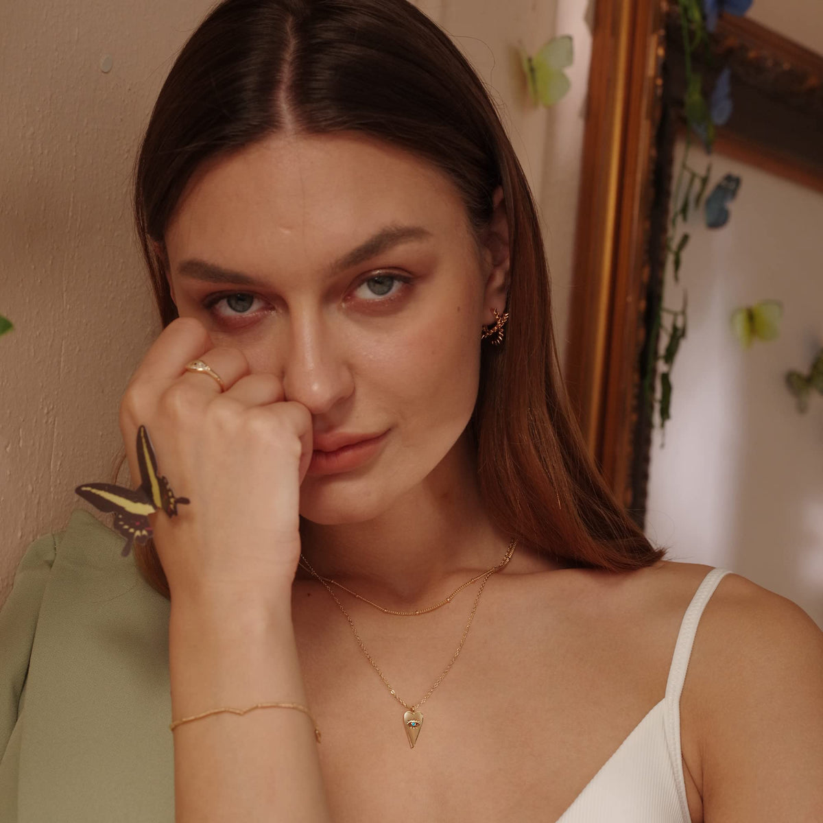 MEVECCO Layered Heart Necklace Pendant Handmade 18k Gold Plated Dainty Gold Choker Arrow Bar Layering Long Necklace for Women