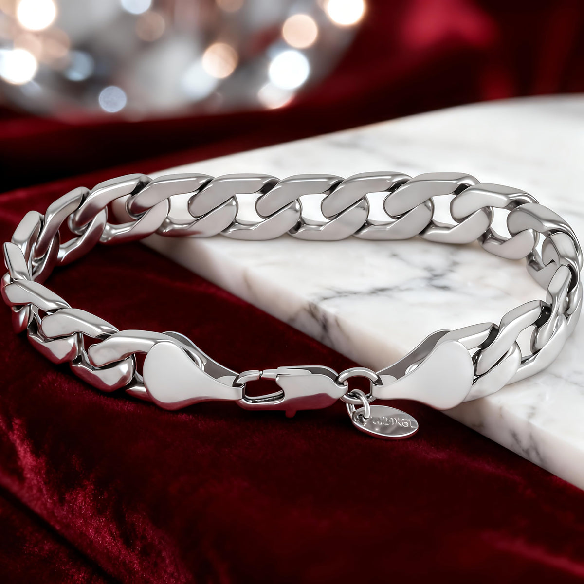 Premium 18K Gold-Plated Cuban Link Bracelet – Luxury Stainless Steel | Waterproof & Tarnish Resistant