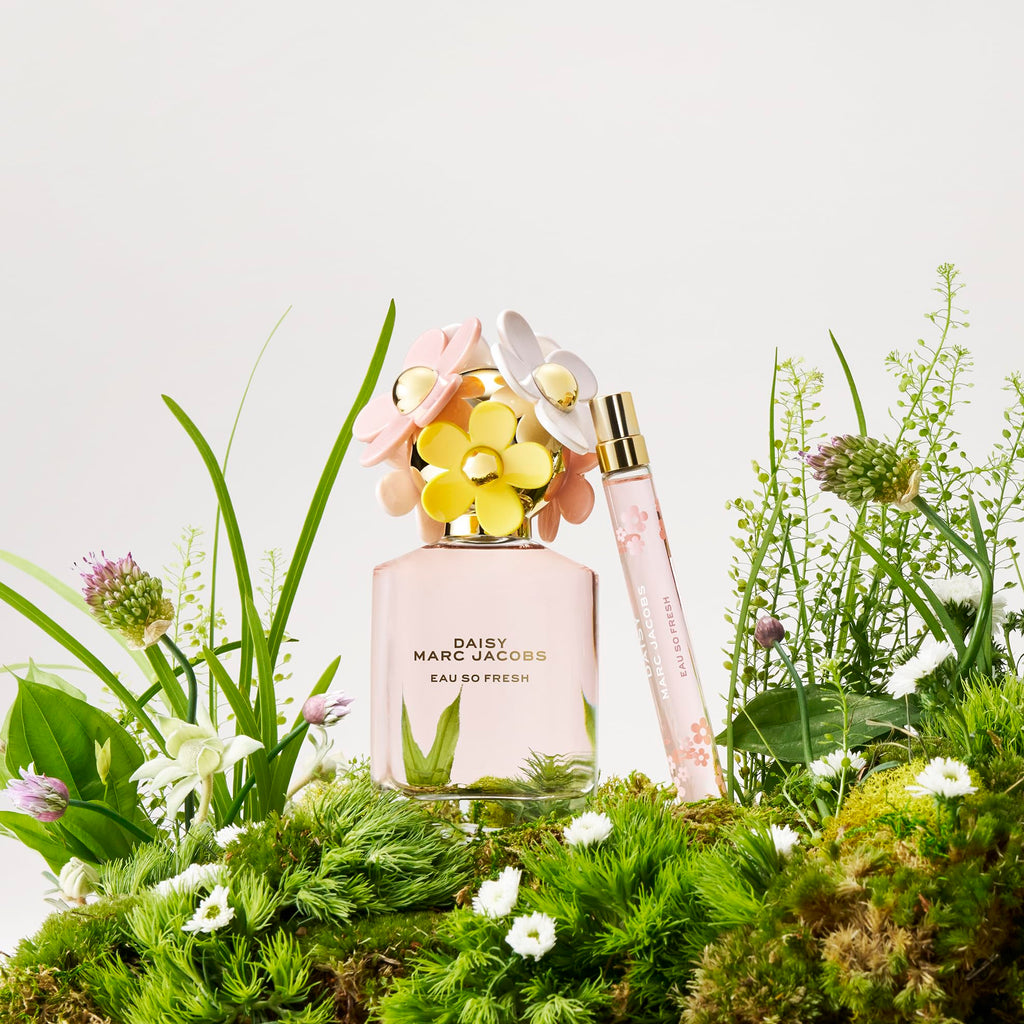 Marc Jacobs Daisy Eau So Fresh Eau de Toilette – Fresh Floral Women's Perfume – With Notes of Raspberry, Wild Rose, Grapefruit & Soft Musks