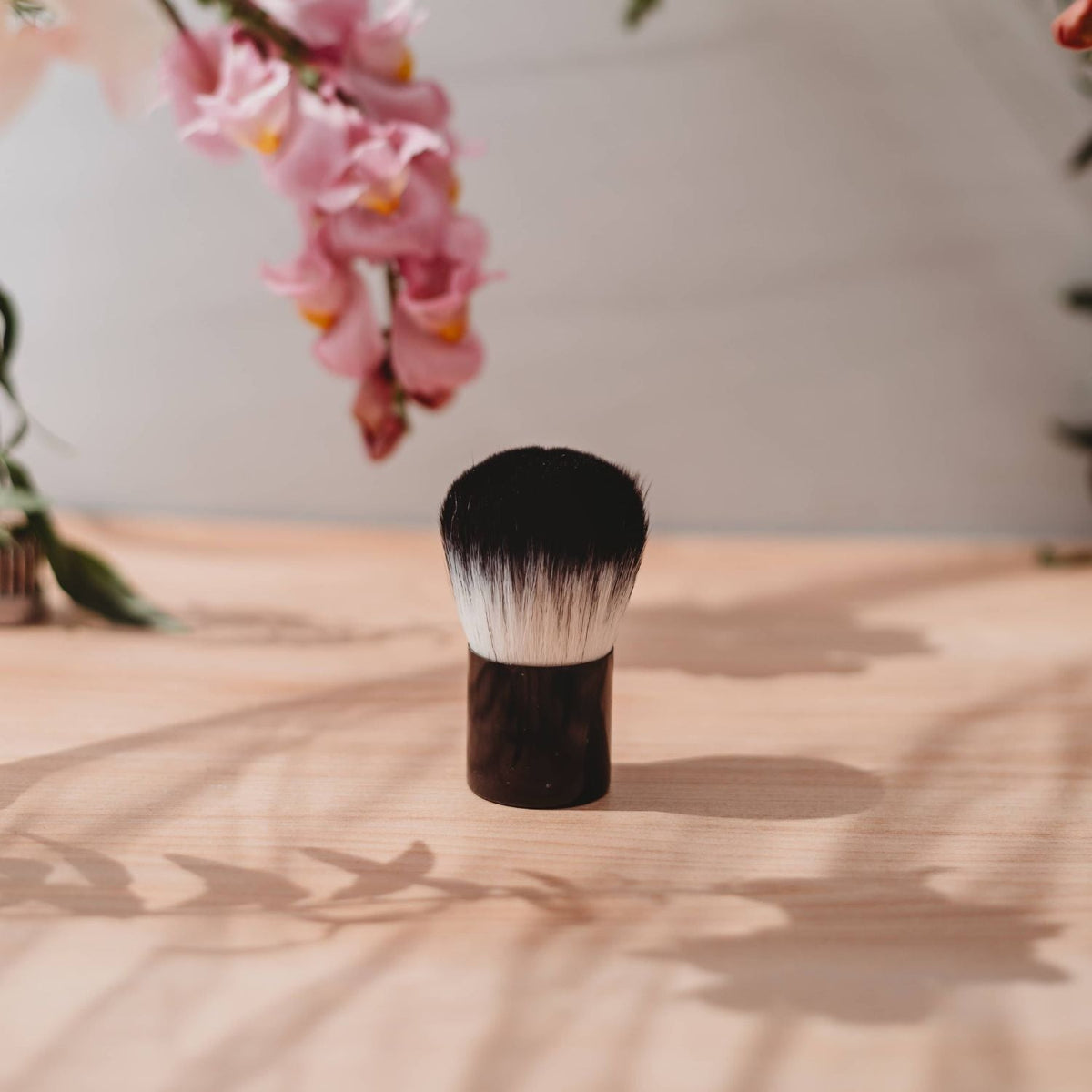 Kabuki Brush for Self Tanner — Precision Blending Tool
